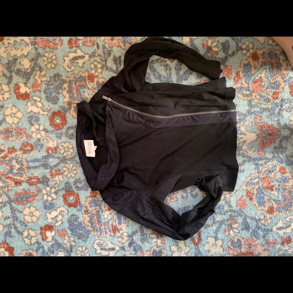 Black Zip Up Jacket
Tara by Vince Cammuto